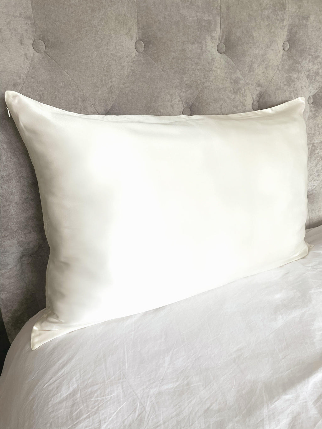 100% Mulberry Silk Pillowcase in Pearl - Byeditstudio